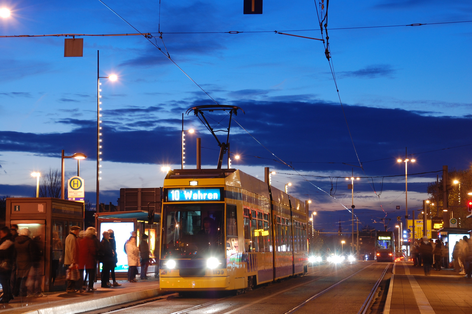 Leipzig gelb/blauer NGT8 auf Linie 10