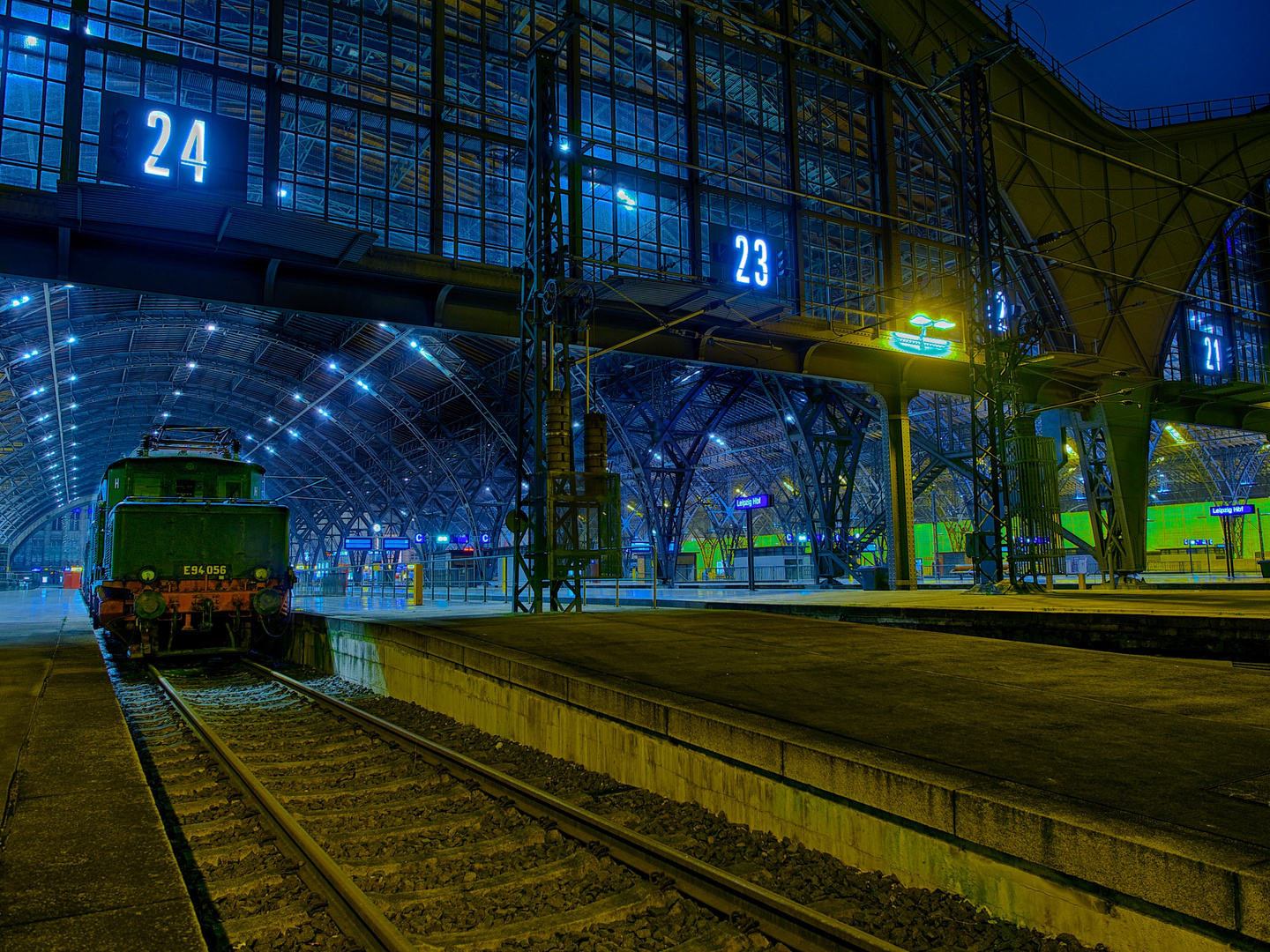 Leipzig Hauptbahnhof in der Nacht...