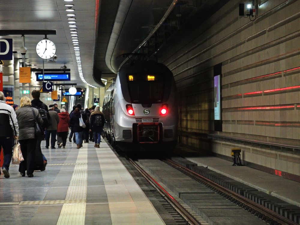 Leipzig Hbf Gleis 1 Tief Foto & Bild gleise, eisenbahn, verkehr & fahrzeuge Bilder auf Leipzig Hbf Gleis 1 Tief Foto & Bild gleise, eisenbahn, verkehr & fahrzeuge Bilder auf