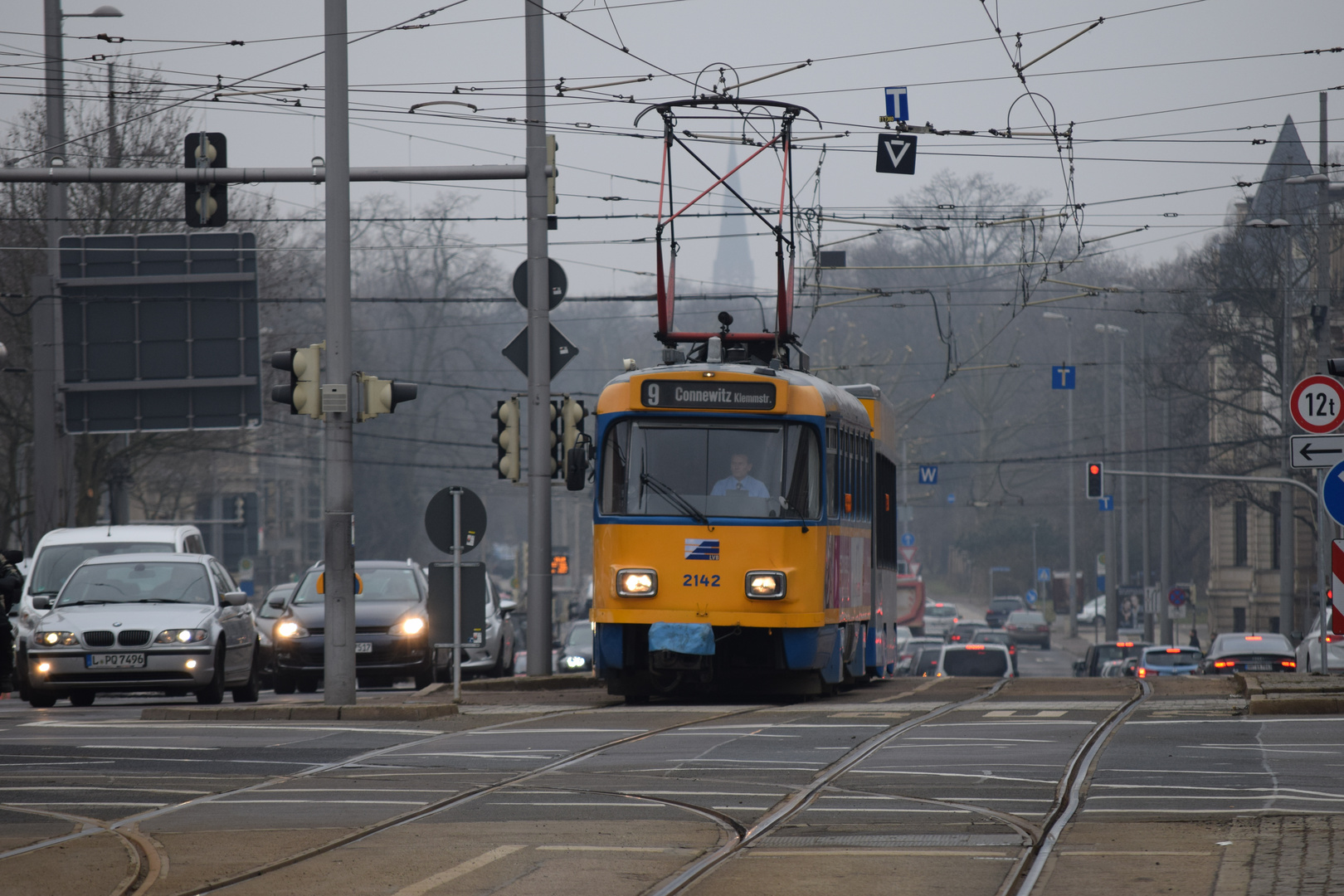 Leipzig - Linie 9 am Wilhelm-Leuschner-Platz