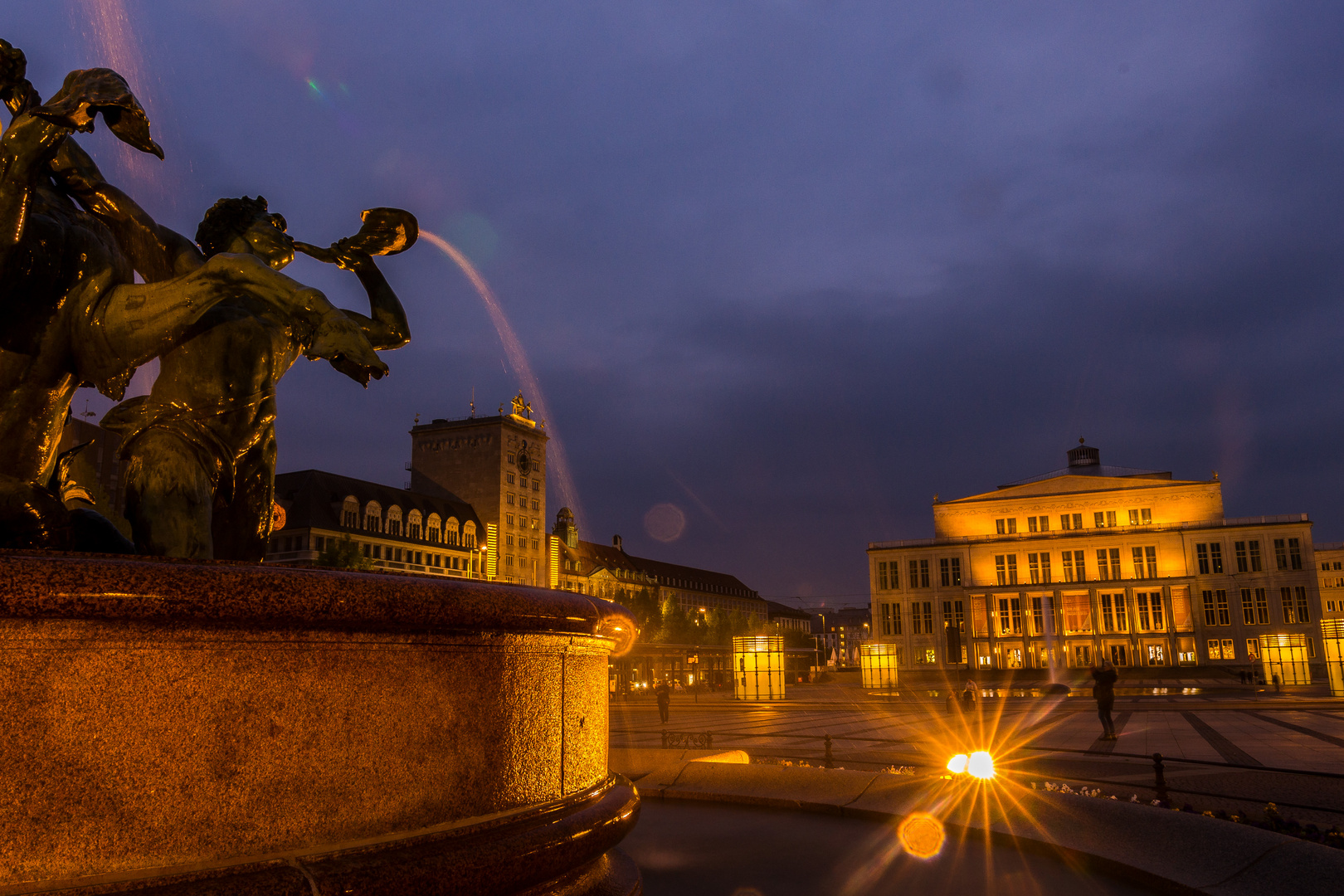 Leipzig Mendebrunnen und Oper