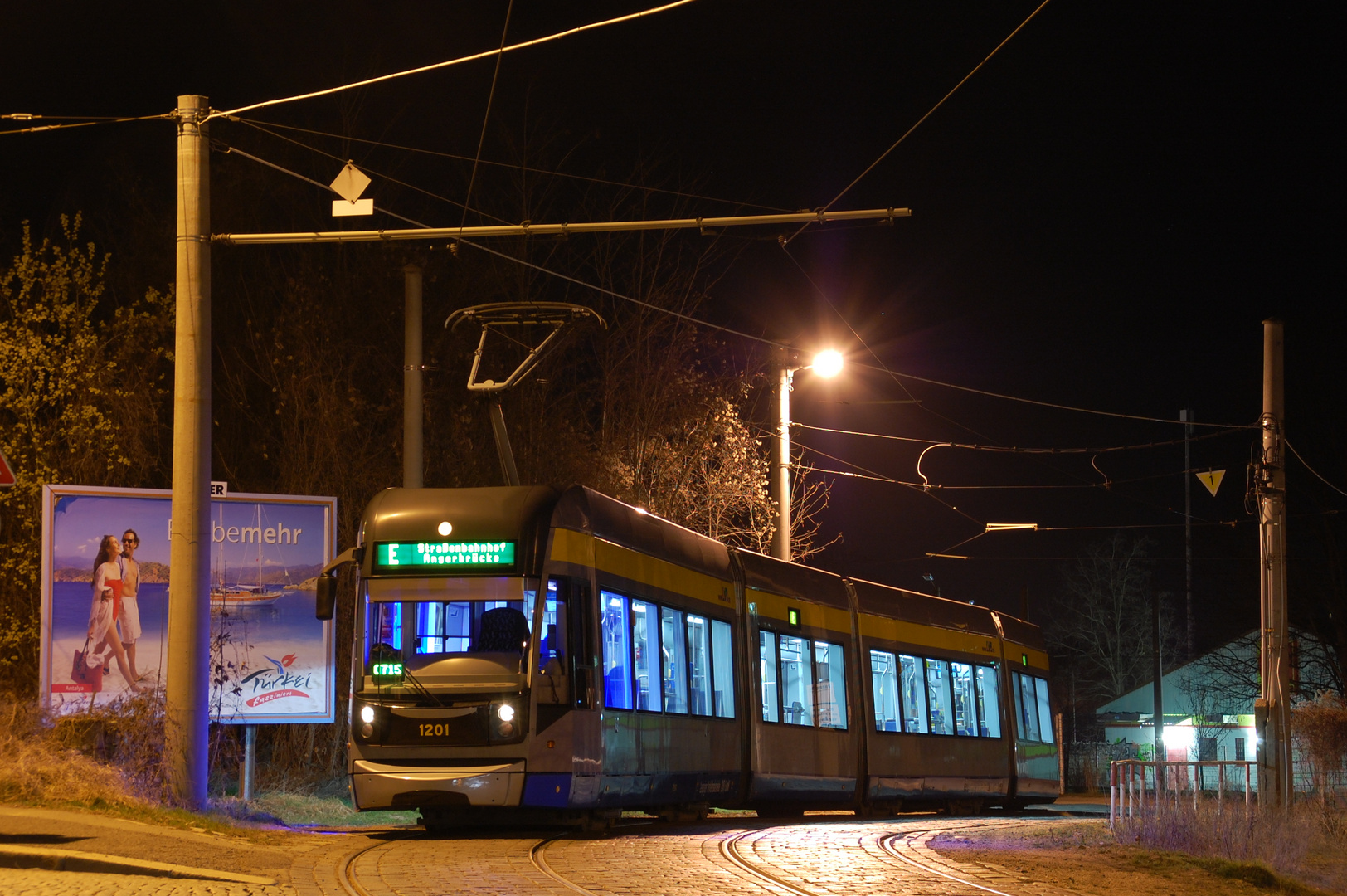 Leipzig NGT12 auf Linie 7 in der Philipp Reis Straße