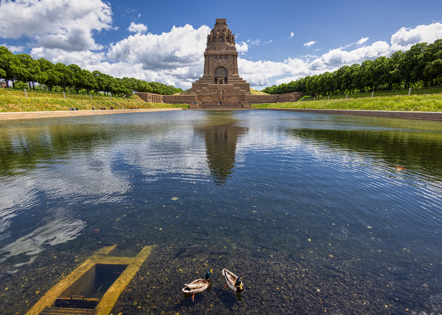 Leipziger Allerlei mit Denkmal und Enten