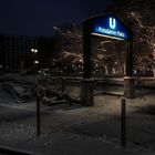 Leipziger Platz bei Nacht, in Farbe und bunt