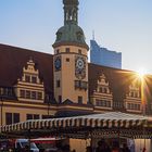 Leipziger Rathaus mit Wochenmarkt