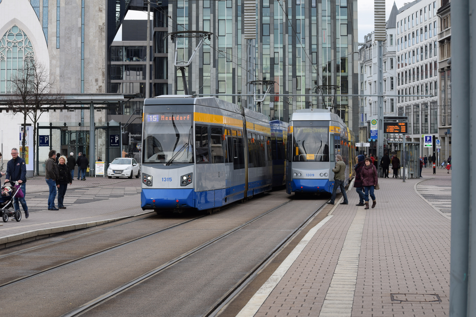 Leipziger Straßenbahn NGT6 Begegnungsverkehr