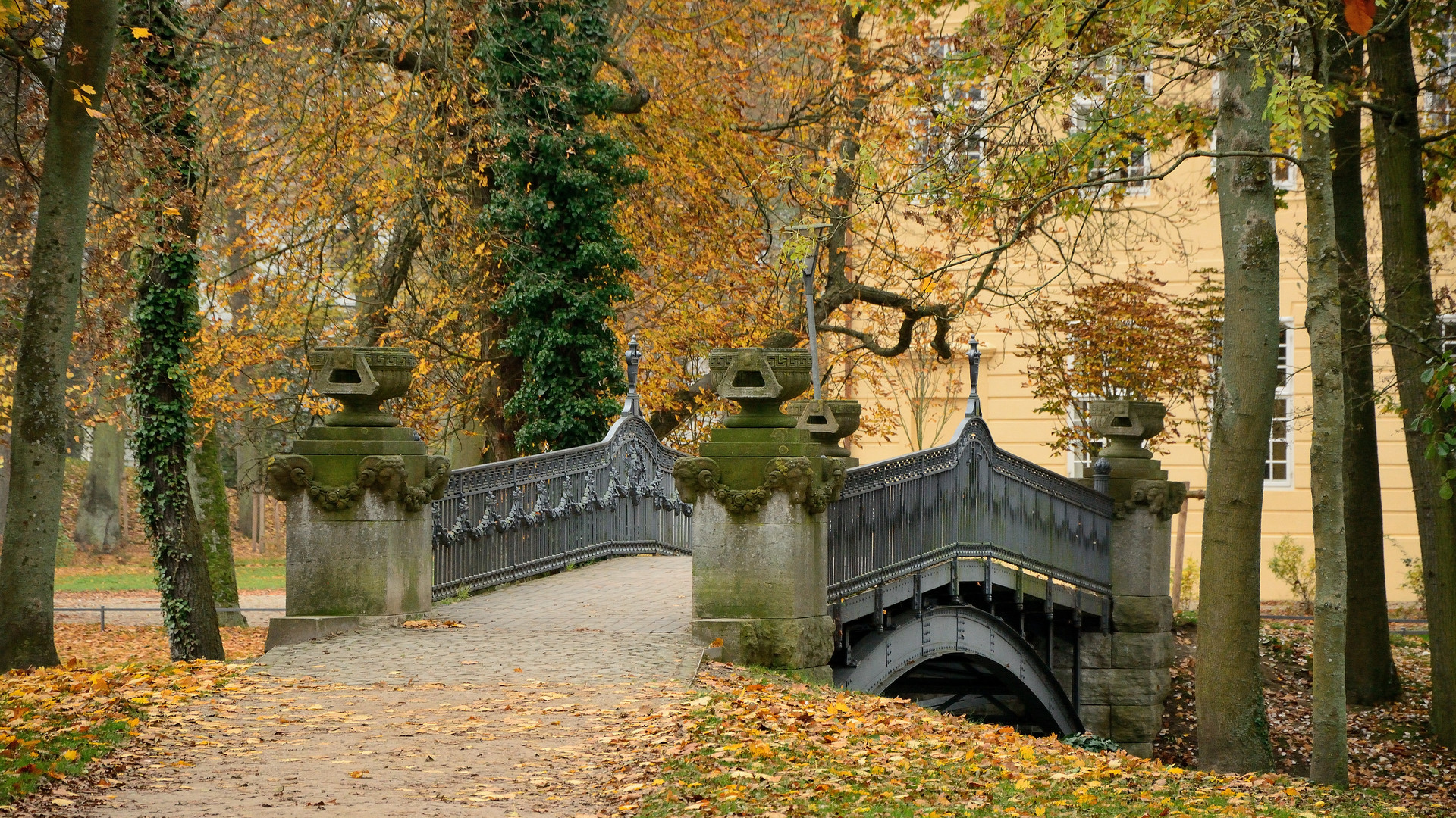 Leise kam der Herbst und still nahm er diesen Weg...