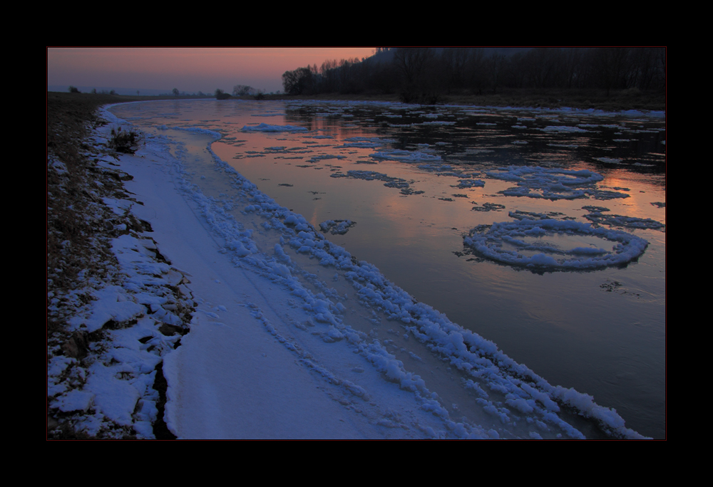 ...leises Zischen in der Stille... - Weser-Eisgang 2012...