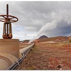 Leitungen im geothermischen Kraftwerk bei Myvatn (Island)
