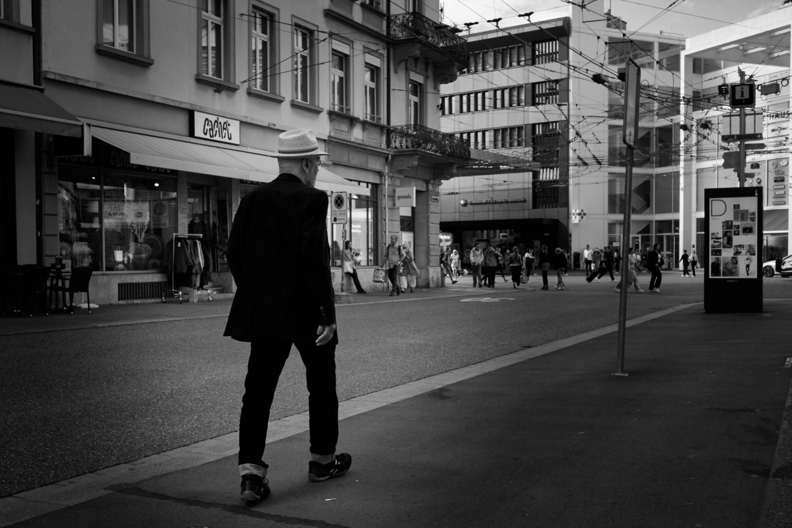 L'élégance Foto & Bild schwarzweiss, menschen, streetfotografie