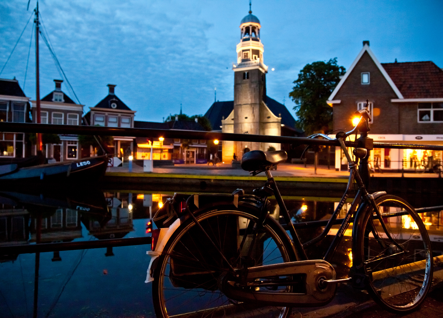 Lemmer, Holland, Stadthafen, blaue Stunde