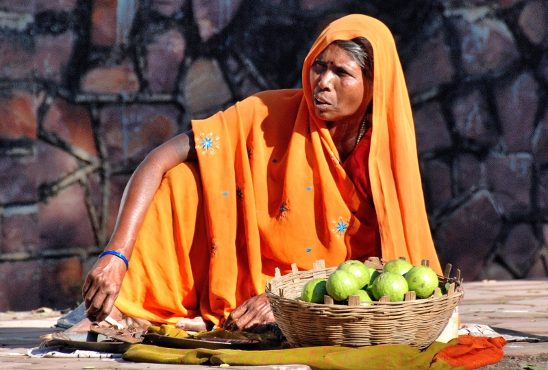 Lemon seller.(venditrice di limoni)