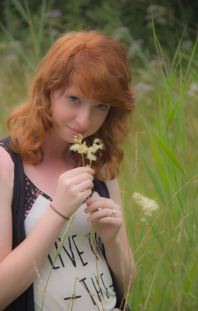 Lena liebt die Natur