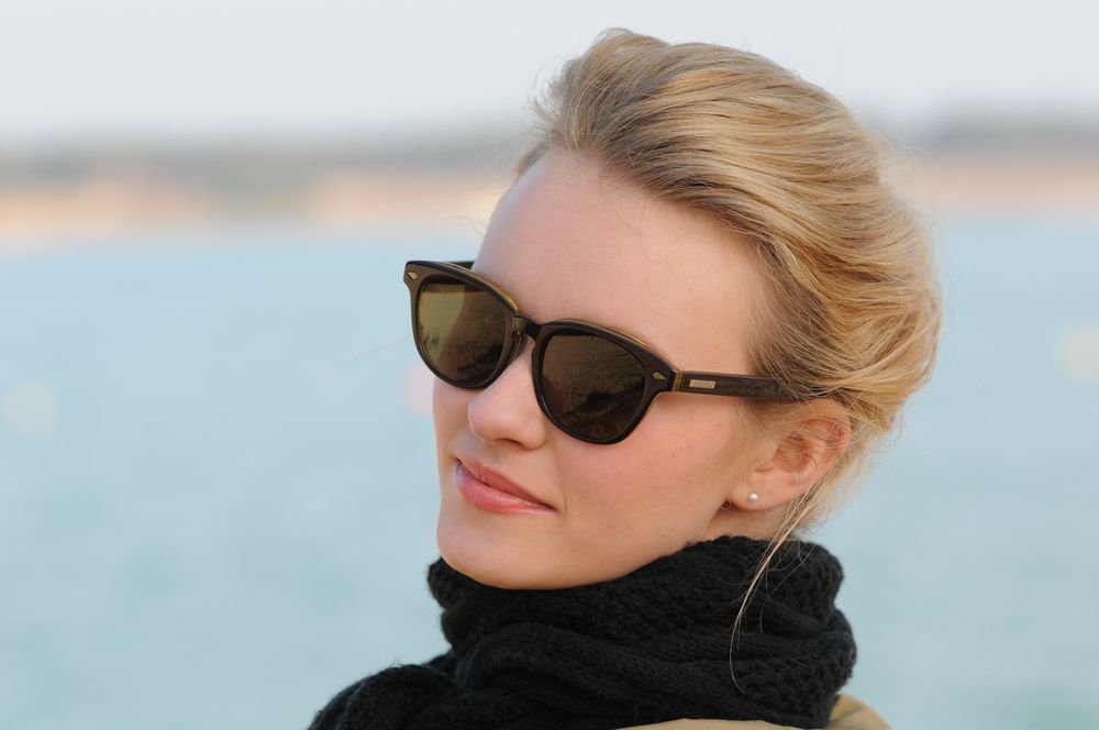 Lena mit Sonnenbrille