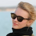 Lena mit Sonnenbrille