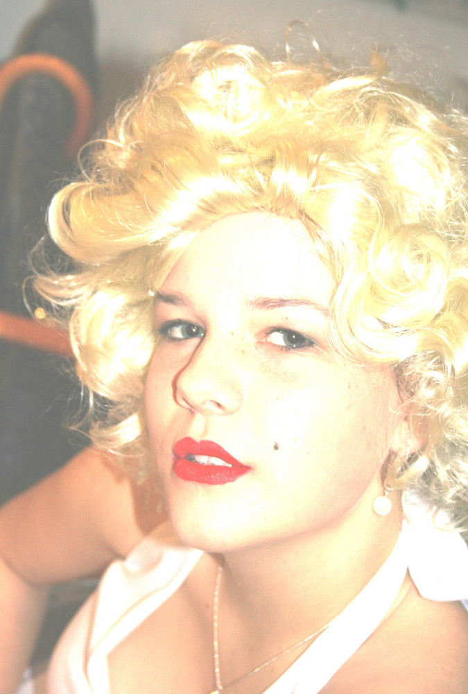 Lena W. - Porträt - Thema: "Marilyn Monroe"