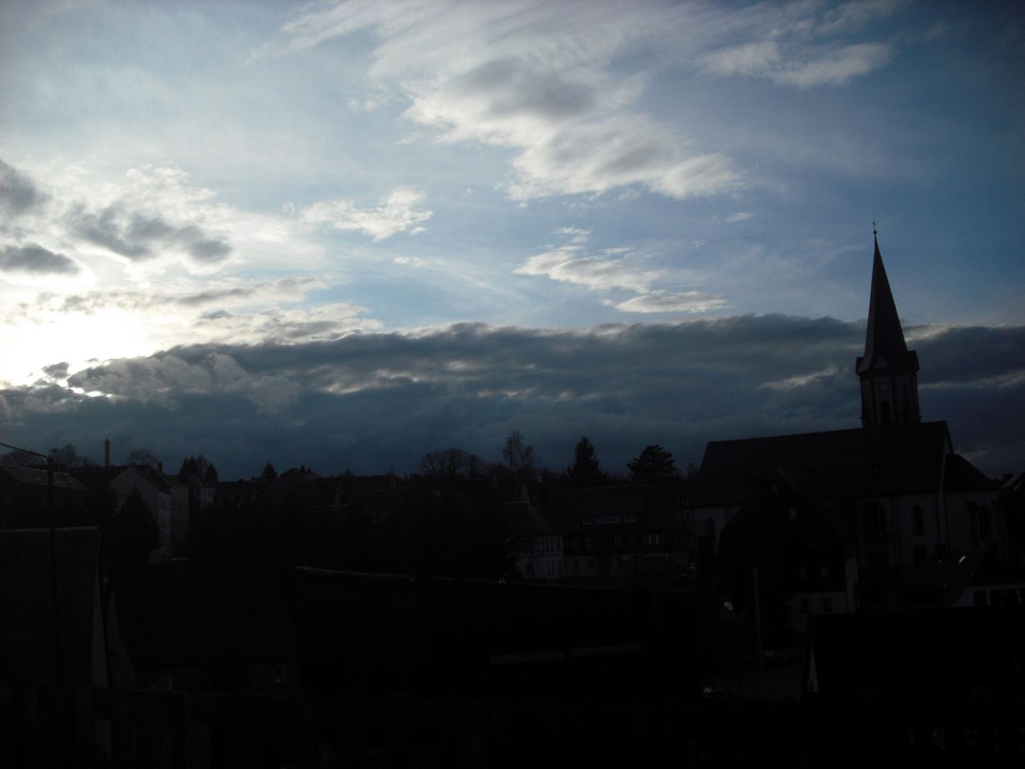 Lengefelder Kirche im Wolkenmeer