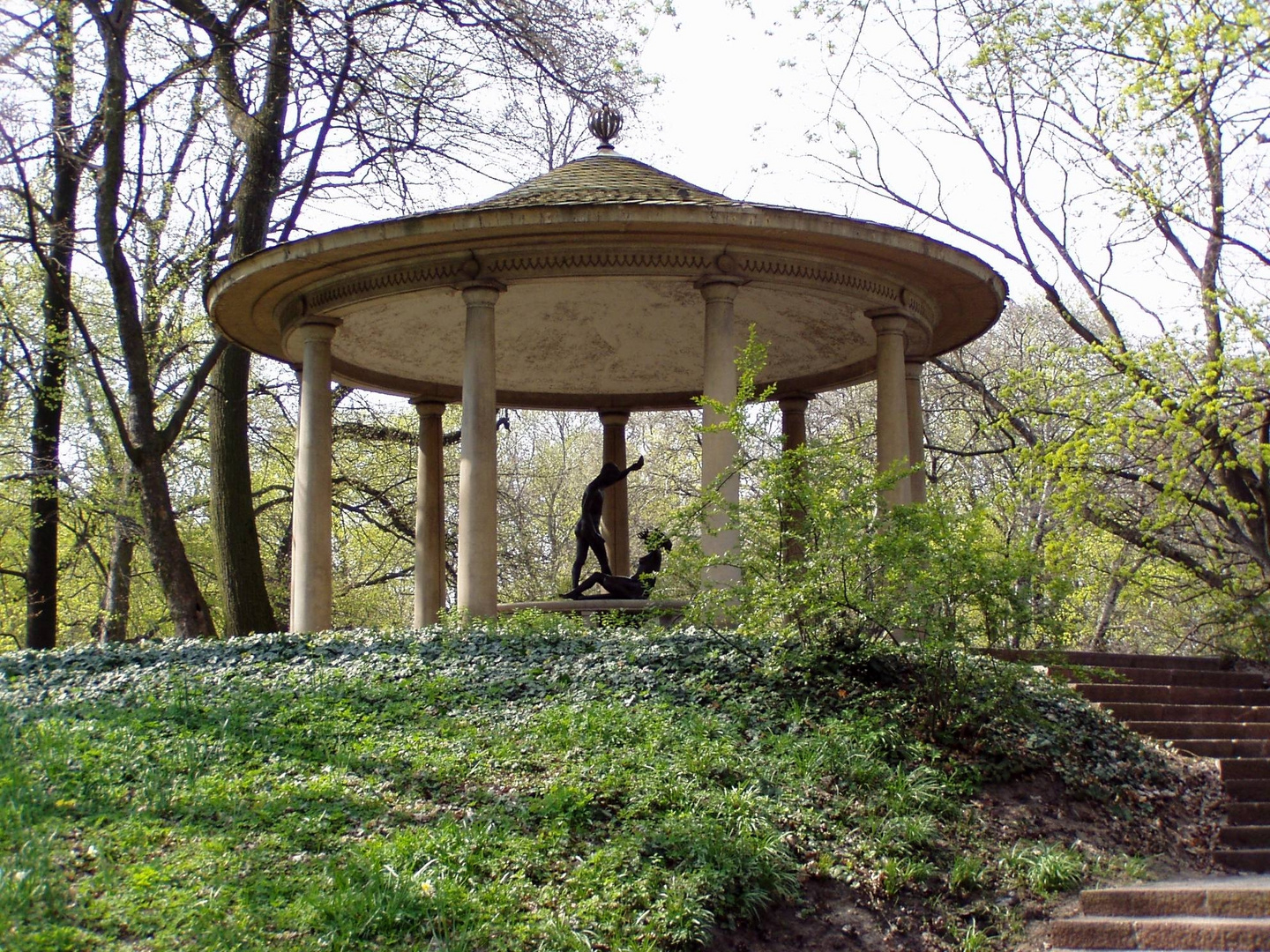 Lenne - Tempel - Tierpark Berlin - Frühjahr