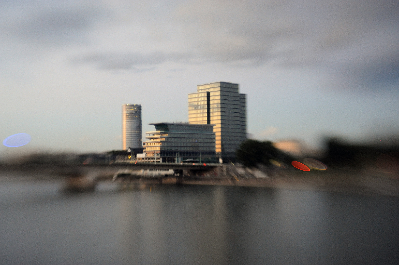 Lensbaby und die andere Rheinseite....