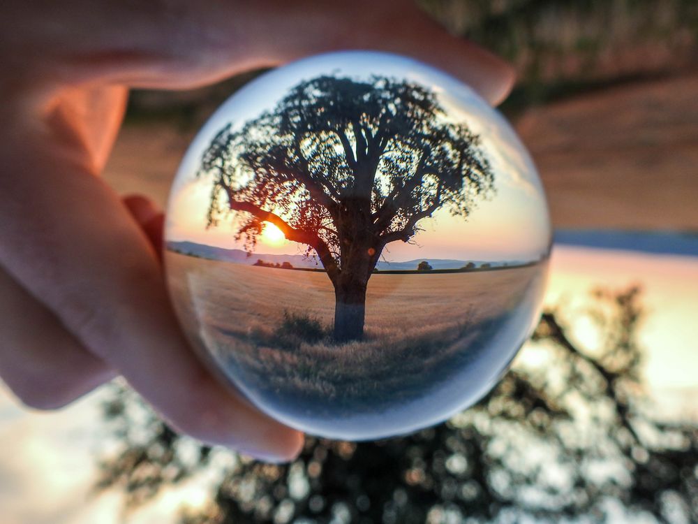 Lensball