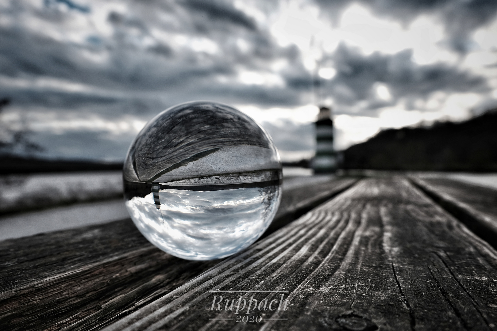 Lensball