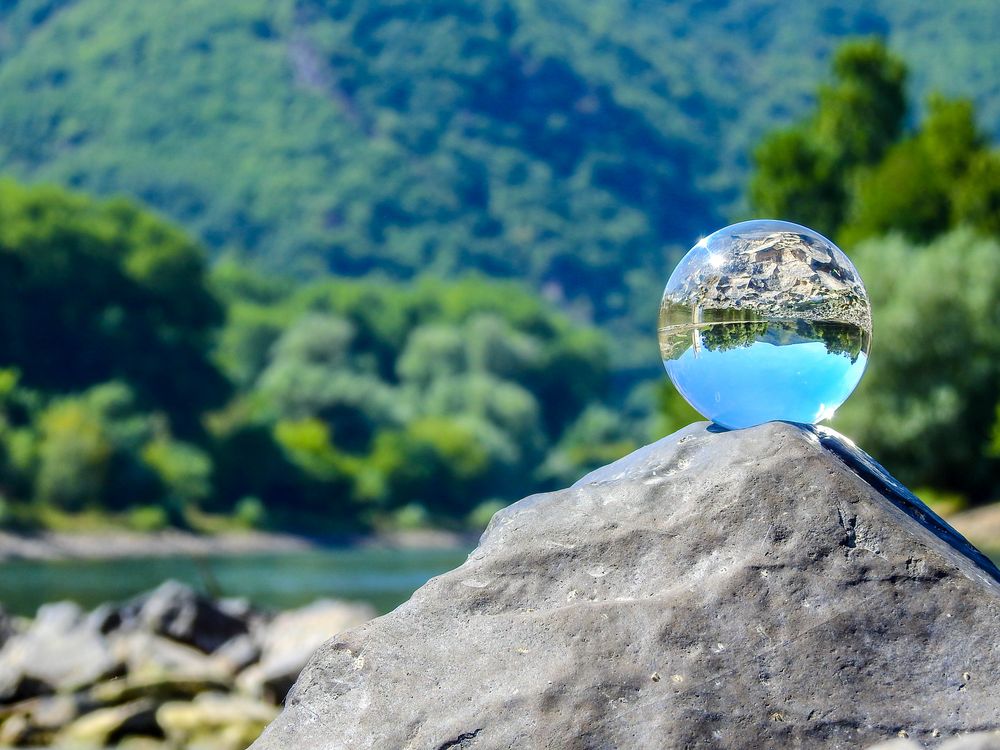 Lensball