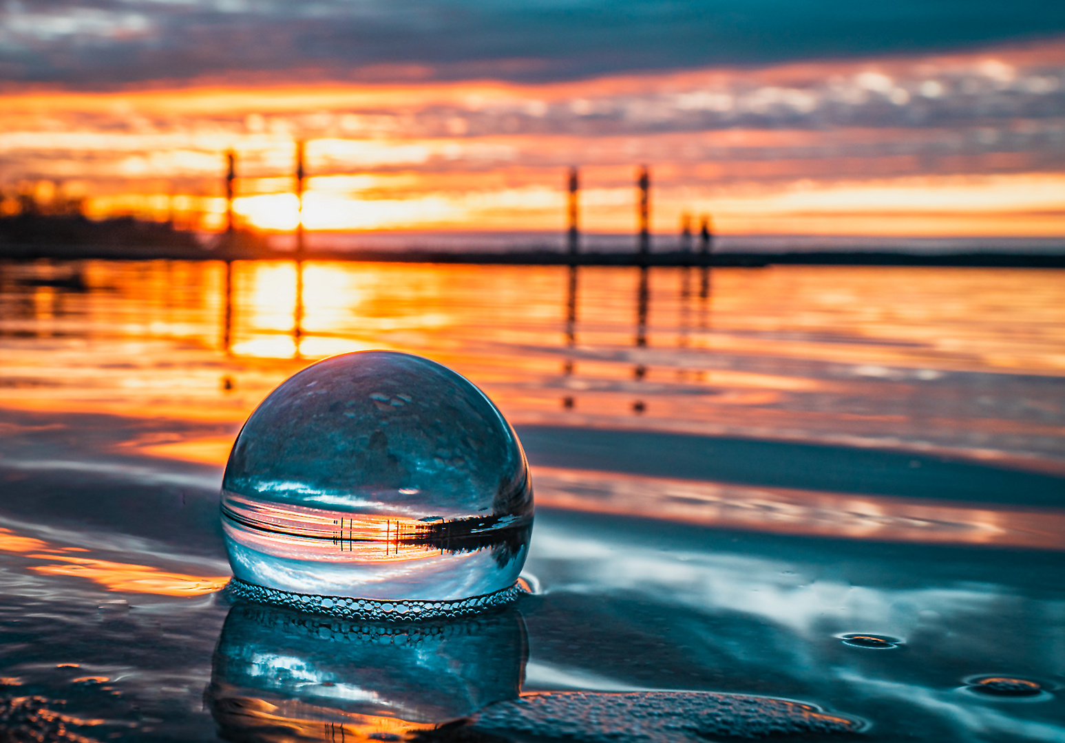 Lensball im Sonnenuntergang