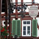 L’enseigne d’un bar à vins, vinothèque  --  Sinsheim  --  Das Schild einer Weinstube und -handels.