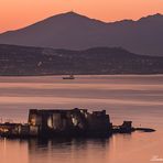 Lentamente la città si risveglia