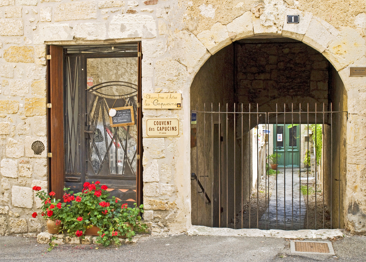 L'entrée du Couvent des Capucins