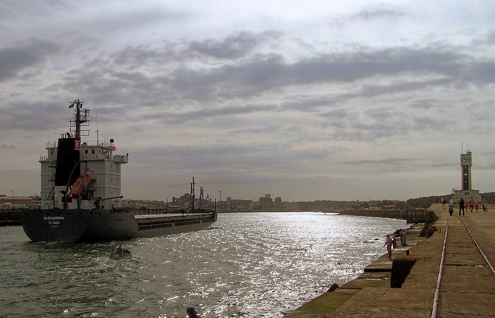 l'entrèe du port