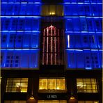  L’entrée du Rexhotel la nuit   --  Tarbes  --  Eingang des Rexhotels nachts