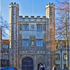 L’entrée principale de Trinity College  --  Cambridge
