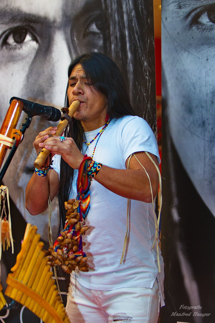 Leo Rojas (1)