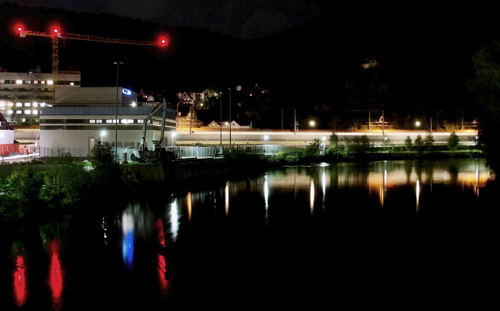 Leoben . Abend & Nacht - Reisst die Mauer ab ...