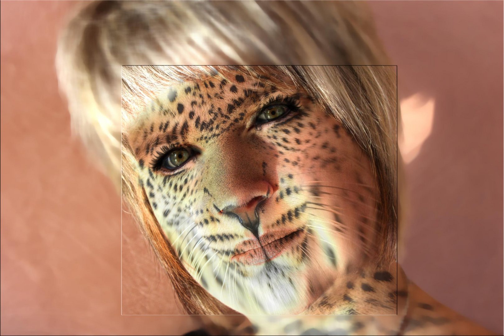 Leogirl - Portrait im Leopardenlook