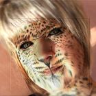 Leogirl - Portrait im Leopardenlook