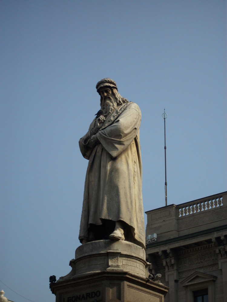 Leonardo vor der Scala in Mailand