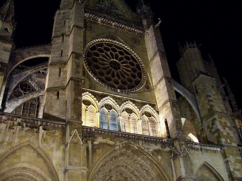 Leon´s cathedral at nigth