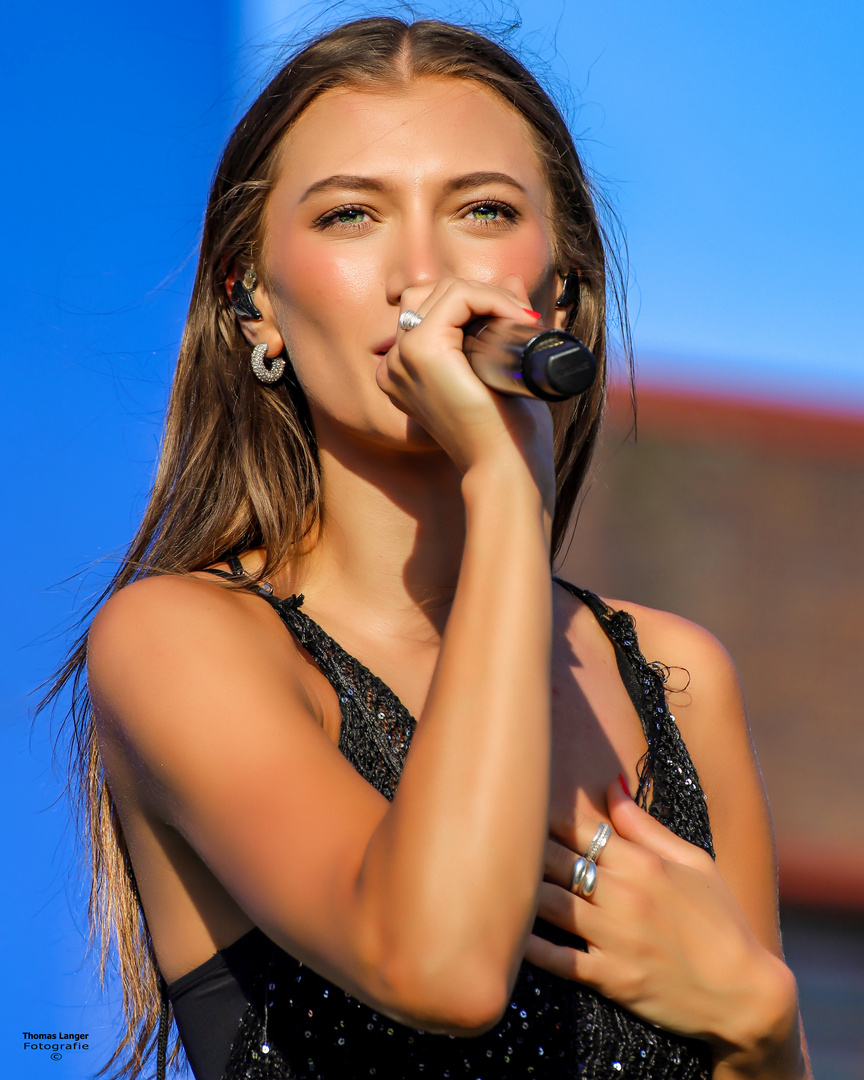 Leony At Concert Foto & Bild | People, Street, Outdoor Bilder Auf