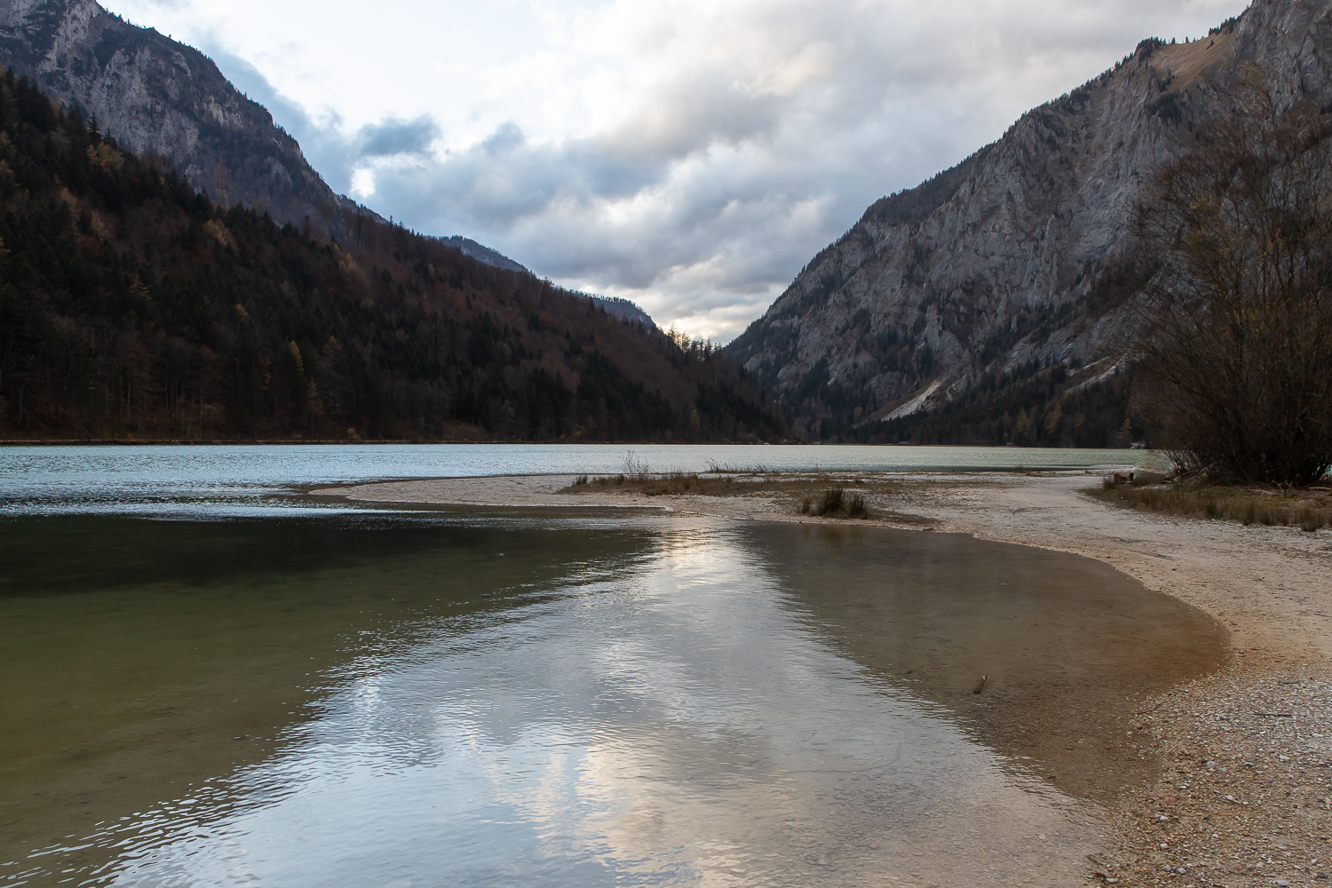 Leopoldsteinersee in den Eisenerzer Alpen