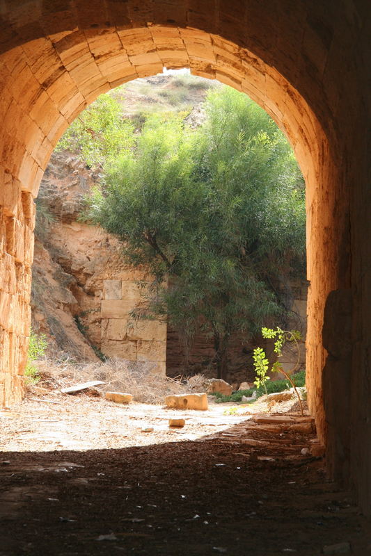 Leptis Magna -Gang im Amphitheater