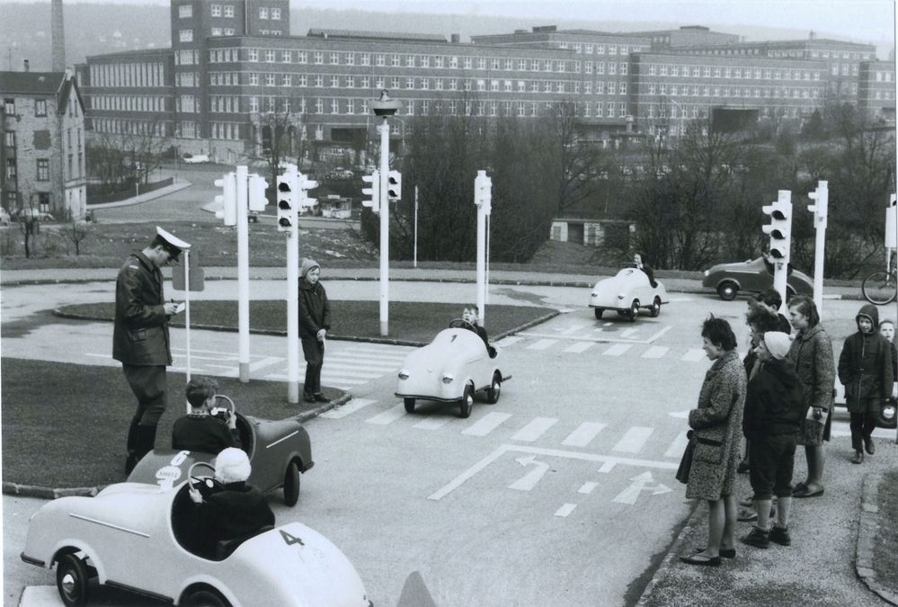 LERNEN - Verkehrsschule - Gebote und Verbote von rollireloaded 