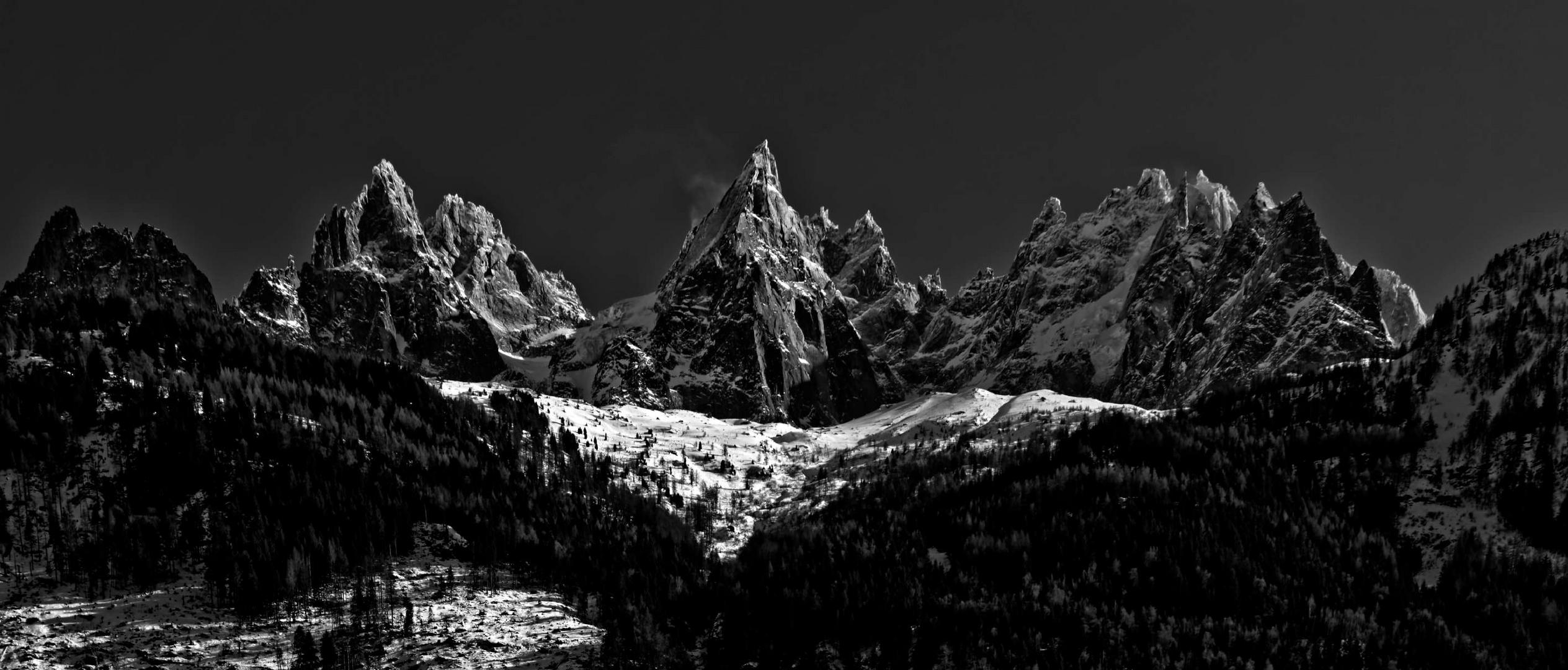 Les Aiguilles de Chamonix.