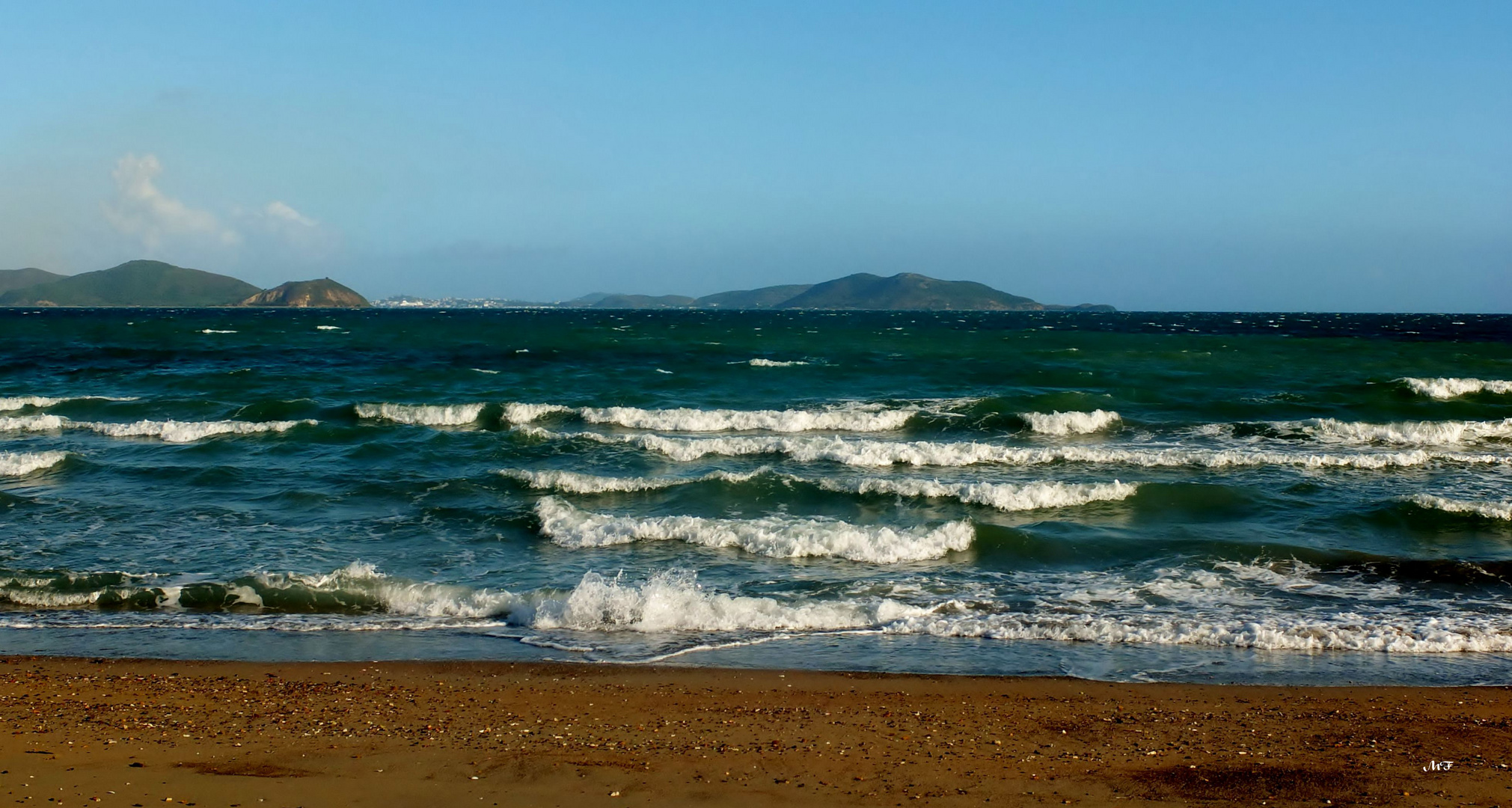 Les alizés soufflent, la mer se fâche.