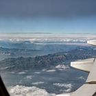 Les Alpes au travers du hublot .