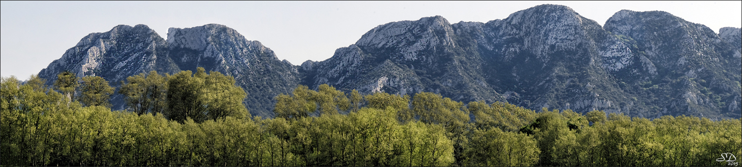 Les Alpilles prés de Saint Rémy de Provence