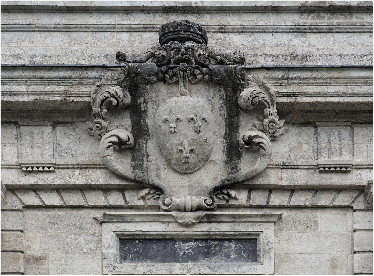 Les armoiries Royales de la Porte du même nom – Citadelle de Blaye