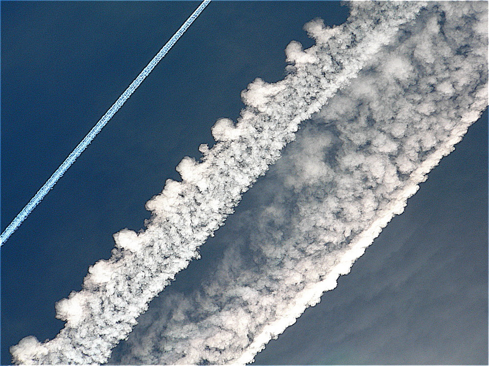 Les avions ont maquillé le ciel !