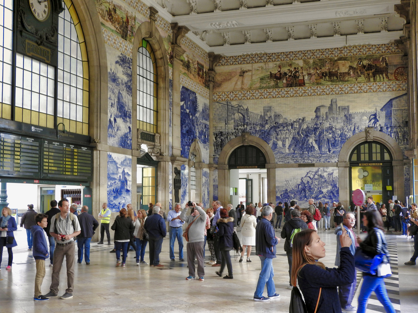  LES AZULÉJOS DE LA GARE DE SÃO BENTO